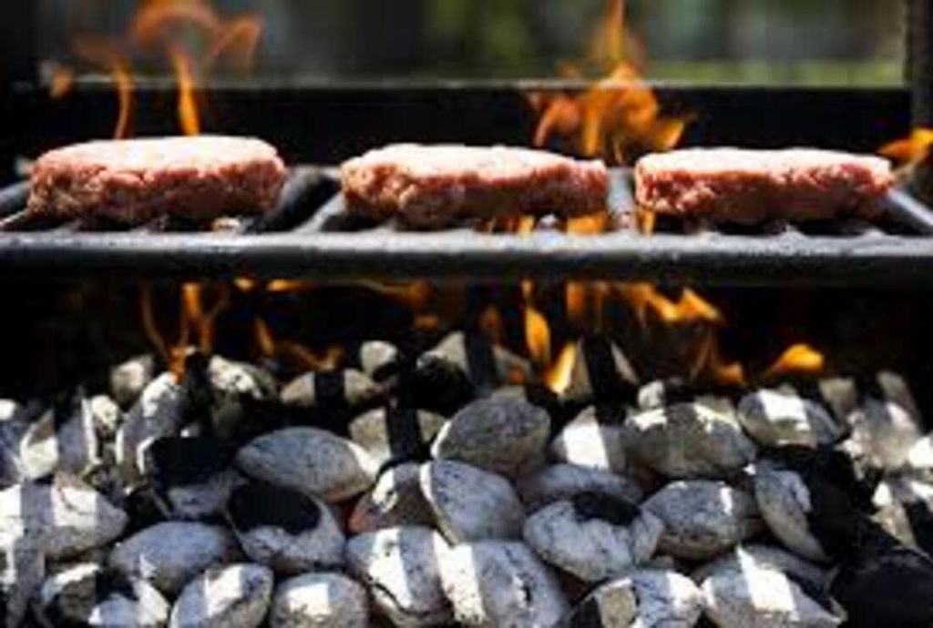 attachh-hardwood-lump-barbeque-charcoal--61u9a69PtCL.jpg