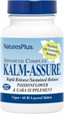 Natures Plus Kalm-Assure - 60 comprimés bi-layered - Soutient la détente avec Passionflower, GABA, Camomile & Magnésium - Sans gluten et végétalien - 60 portions