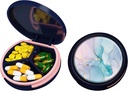 Serfeymi Petite Pill Box - 3 Compartiments Portable Pill Box pour Poche de Purse, Compact Mini Travel Pill Case - Convient pour la médecine, vitamine, huile de poisson, suppléments - Bleu foncé(Marble)