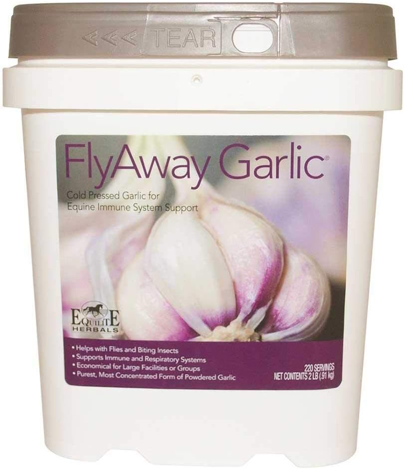 Ail FlyAway. Supplément Feed-Thru pour chevaux. La poudre d'ail 100% pressée à froid soutient des systèmes immunitaires, respiratoires et digestifs sains. Agent répulsif naturel. Formule concentrée. (2 Lbs).