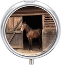 Rond Pill Case 3 Compartiment Barn Horse Pill Box Mini Medicine Pill Organizer Portable Travel Pillbox for Pocket Purse Metal Pill Container for Vitamines Fish Oil Suppléments