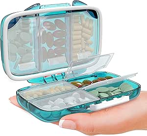 Organisateur de pilules de voyage – Kit de médicaments compacts pour la purse, Pill Box Portable Pharmacie avec étiquettes, porte-vitamines et suppléments résistant à l'humidité avec 7 compartiments sécurisés pour la maison et le voyage